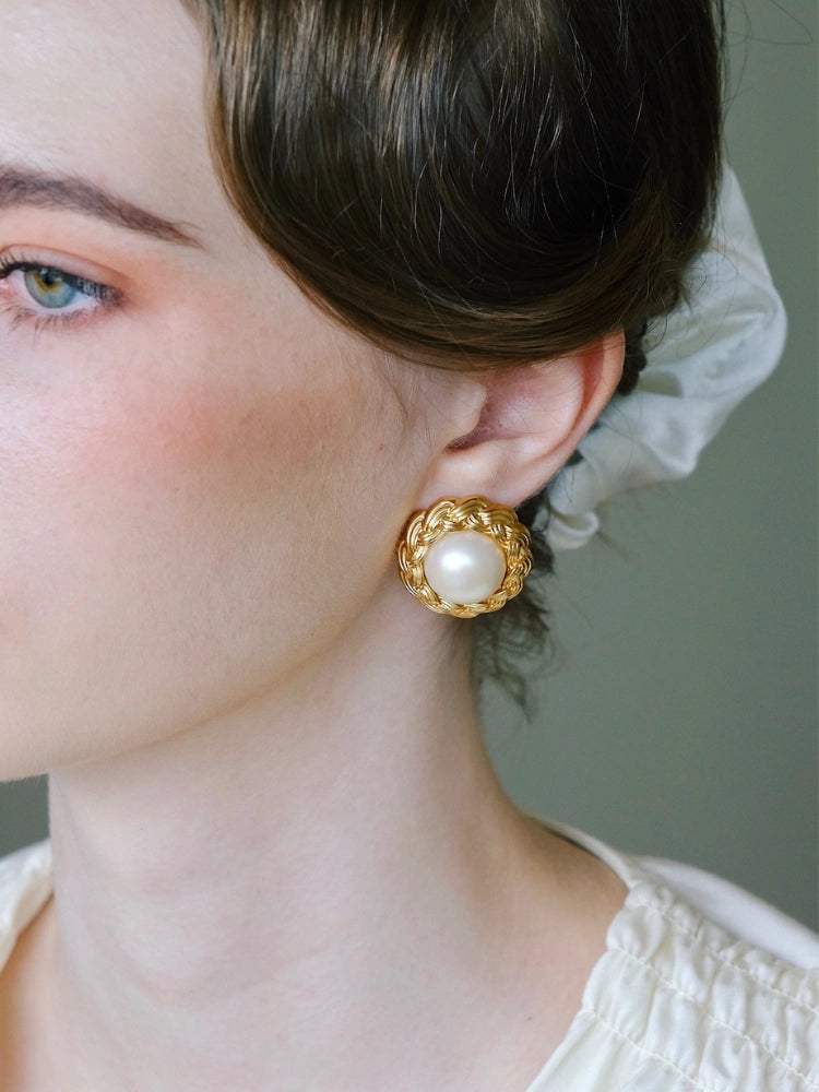 Pearl Woven Clip-On Earrings [PTGDMLD5]