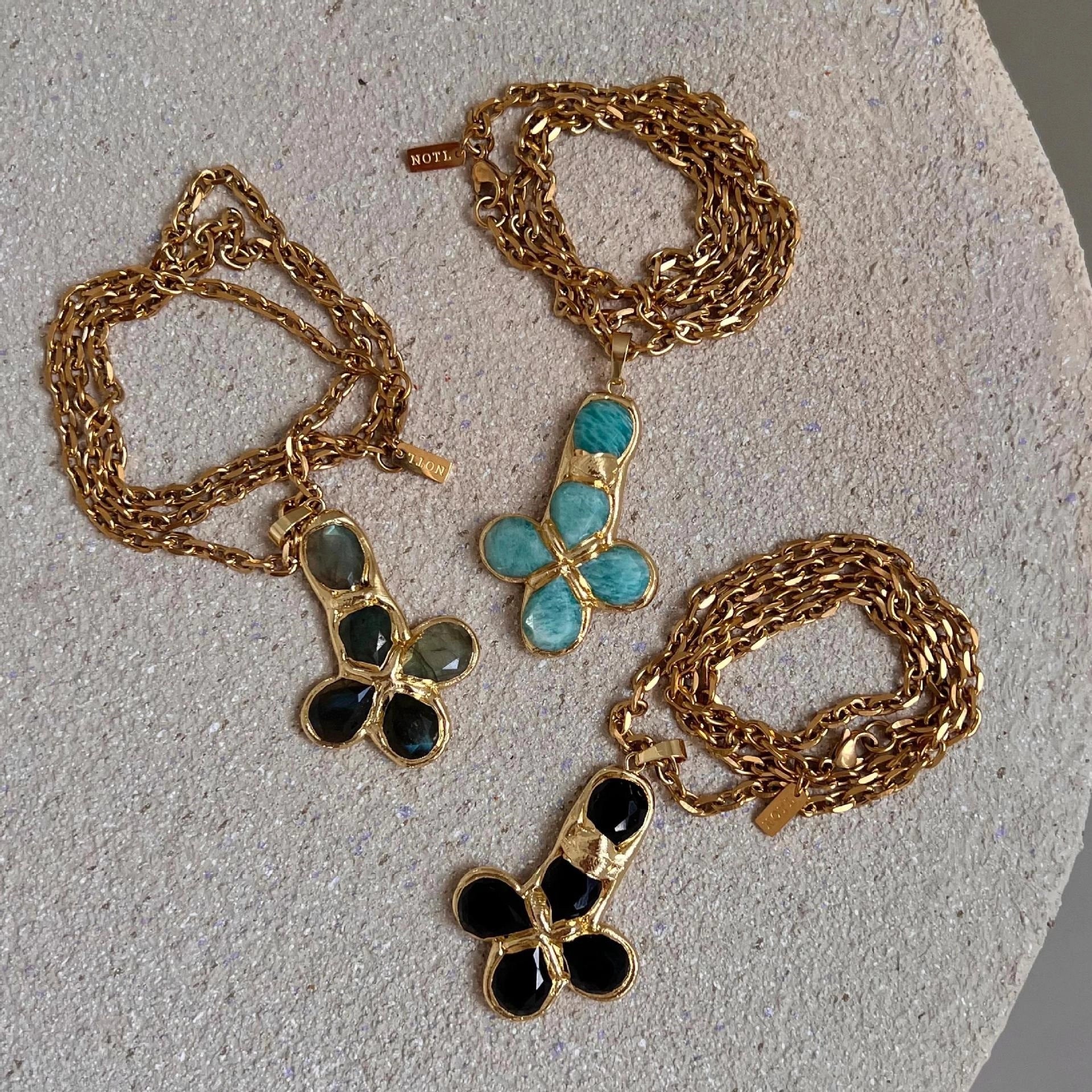 Pebble Cross Pendant Necklace [POFXG4SN]