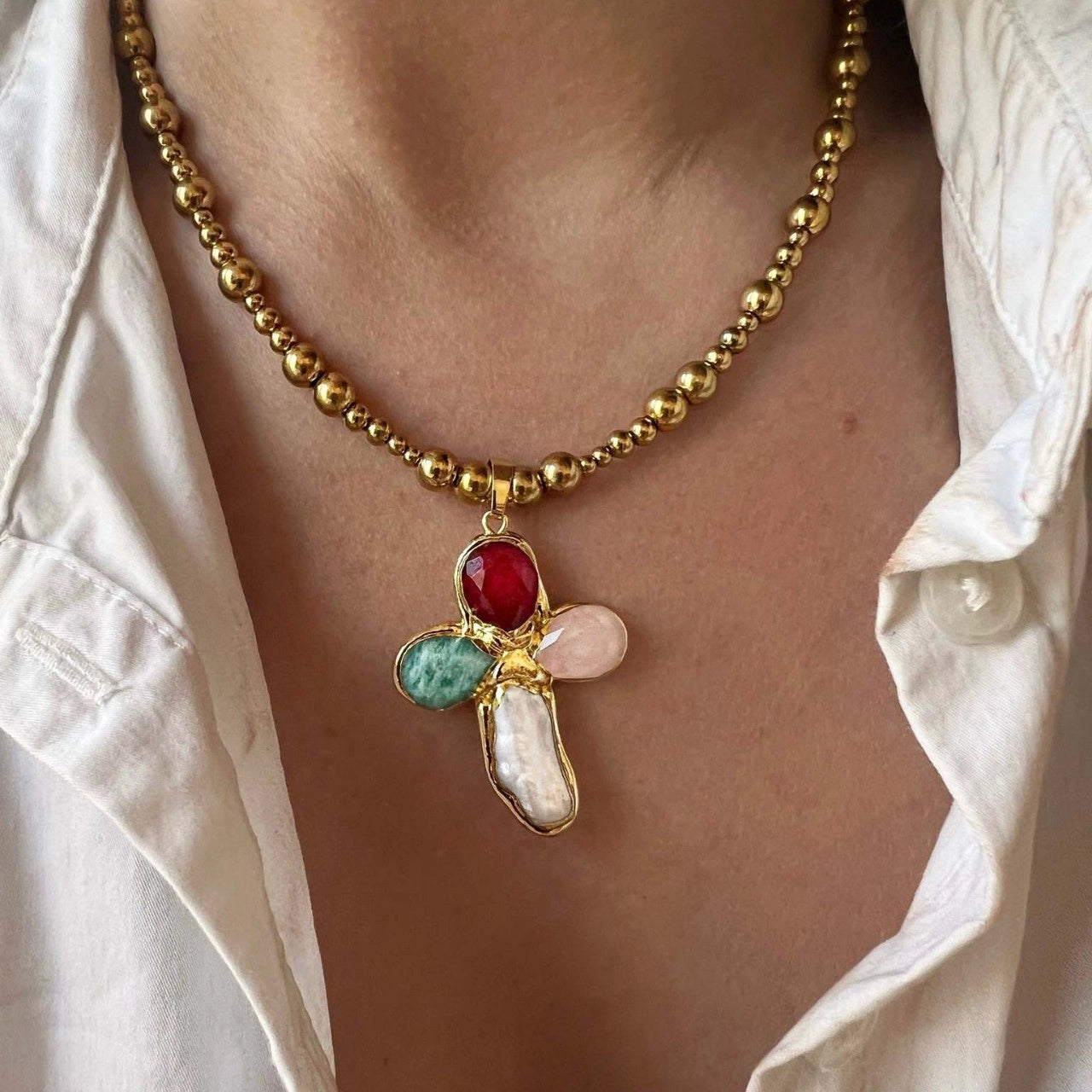Pebble Cross Pendant Necklace [F41H2UY7]