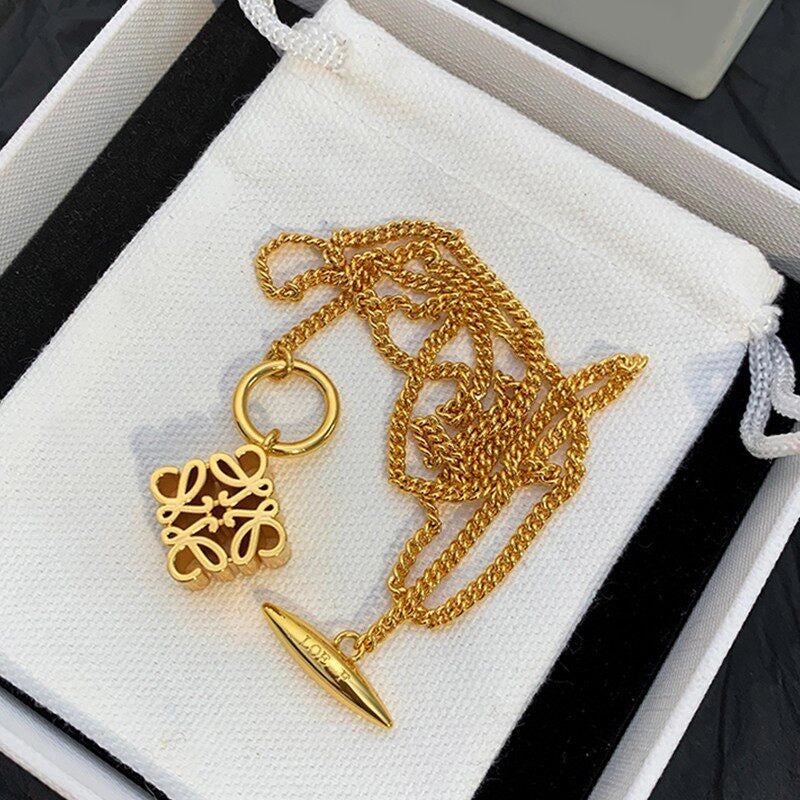 Pendant Necklace [E9D1DU7X]