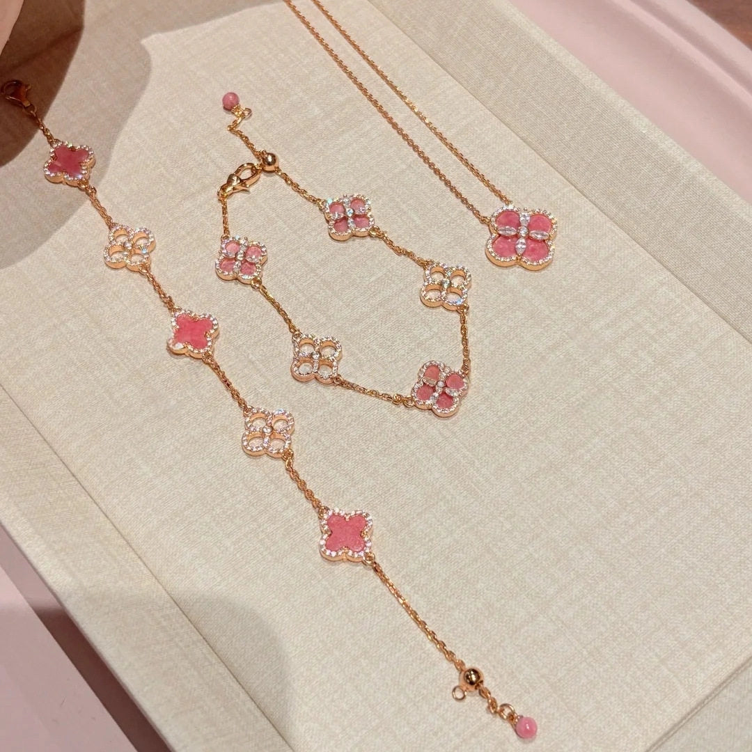 Pink Clover Pendant Necklace [9UJDCDMQ]