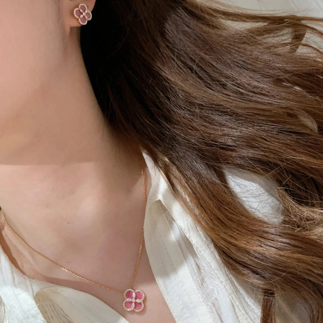 Pink Clover Pendant Necklace [4OPZCN0H]