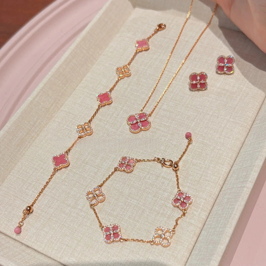 Pink Clover Pendant Necklace [PZUK5G94]