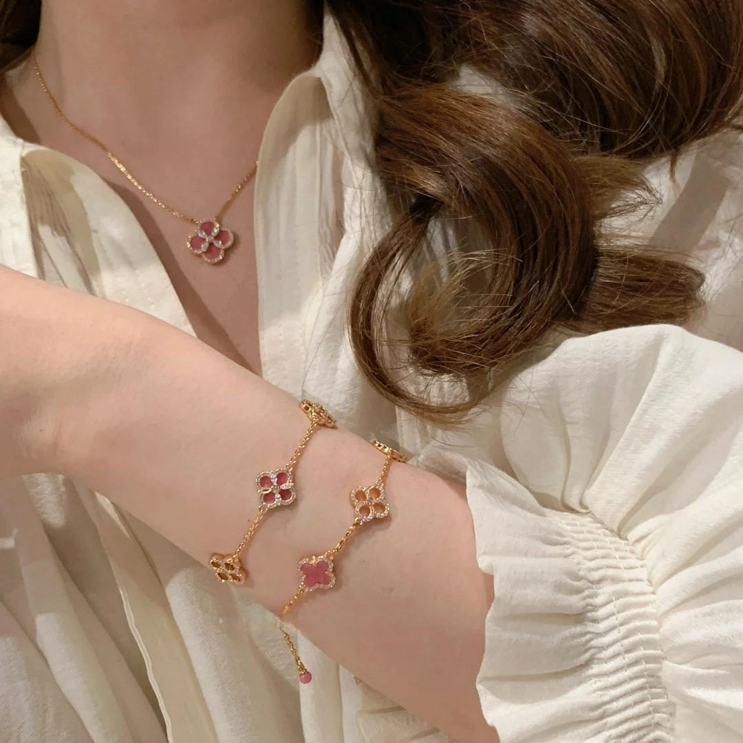 Pink Clover Pendant Necklace [IJZ06UVP]