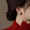 Pony Pearl Stud Earrings [BW8CU7J4]