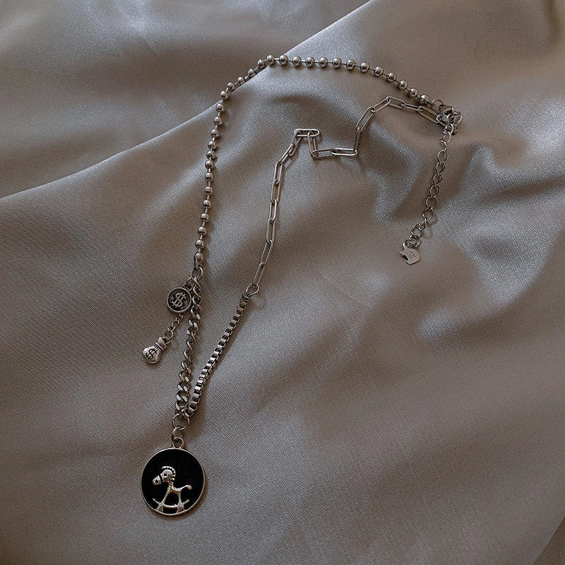 Pony Pendant Necklace [R1EQ3TXP]