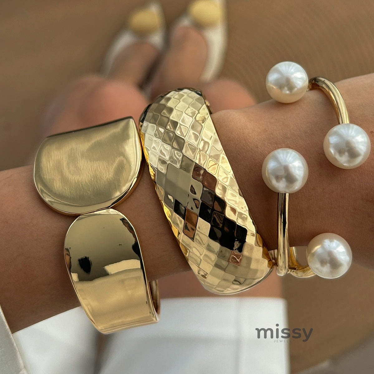 Ramsey Textured Pearl Cuff [ZV0B49X0]