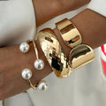 Ramsey Textured Pearl Cuff [AFJT734F]