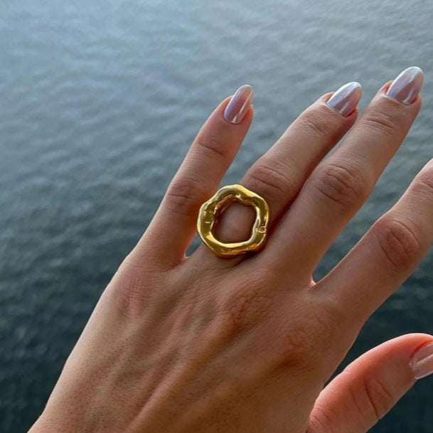 Raven Irregular Pearl Gold Ring
