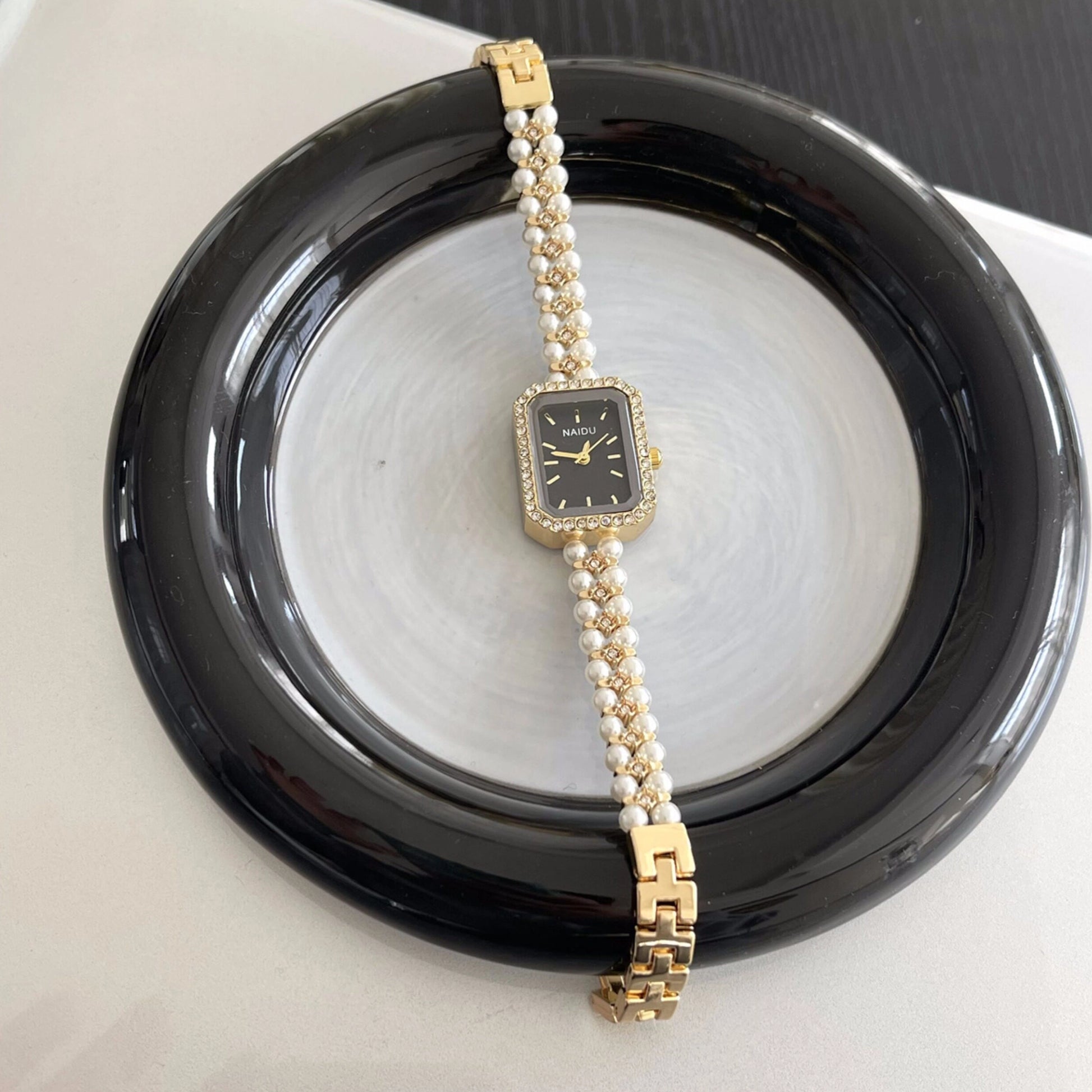 Rectangle Pearl Bracelet Watch [R3B68D9P]
