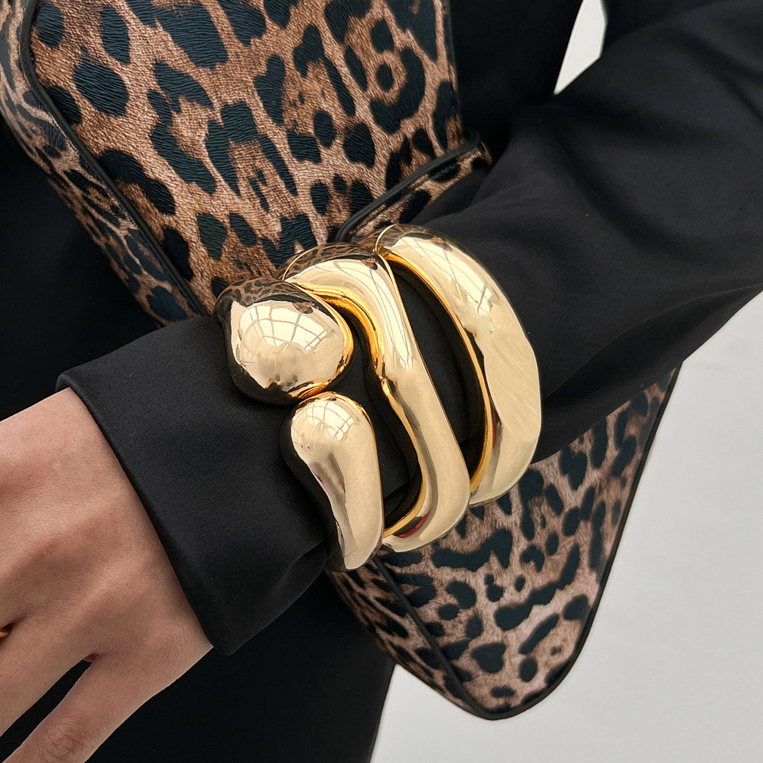 Reid Irregular Water Drop Cuff [ZDKHFR2A]