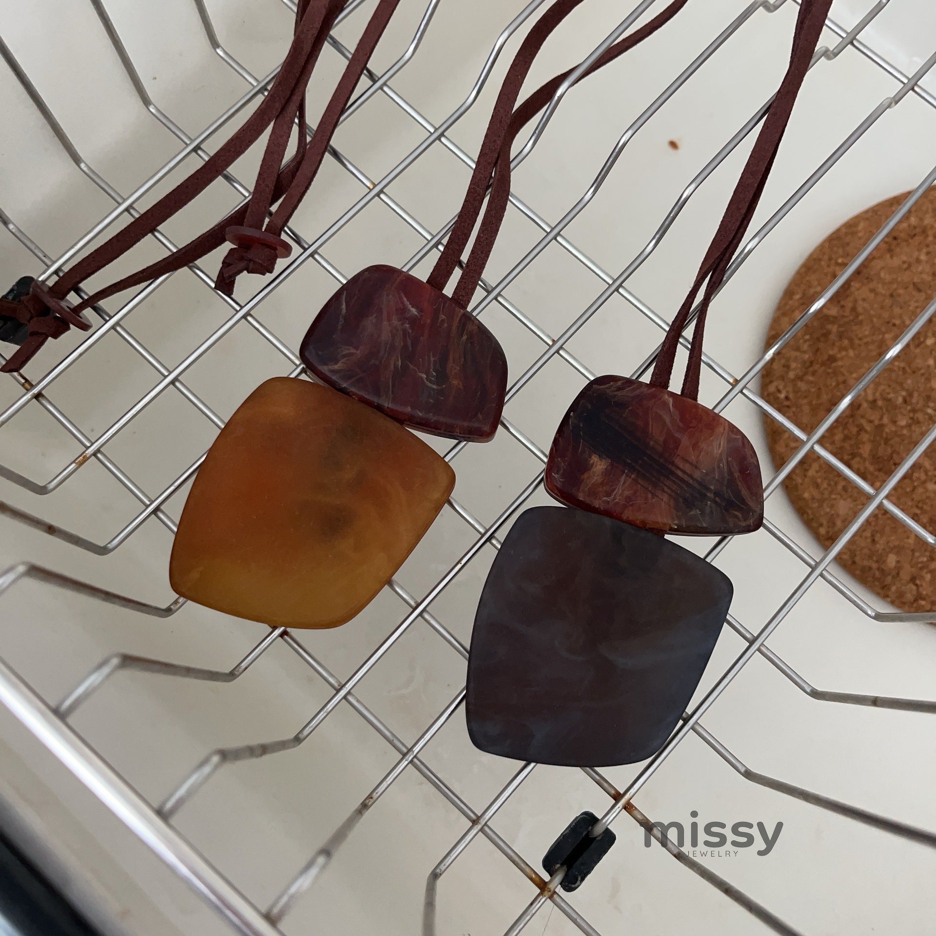 Remmi Abstract Resin Necklace [JPBF1GRF]