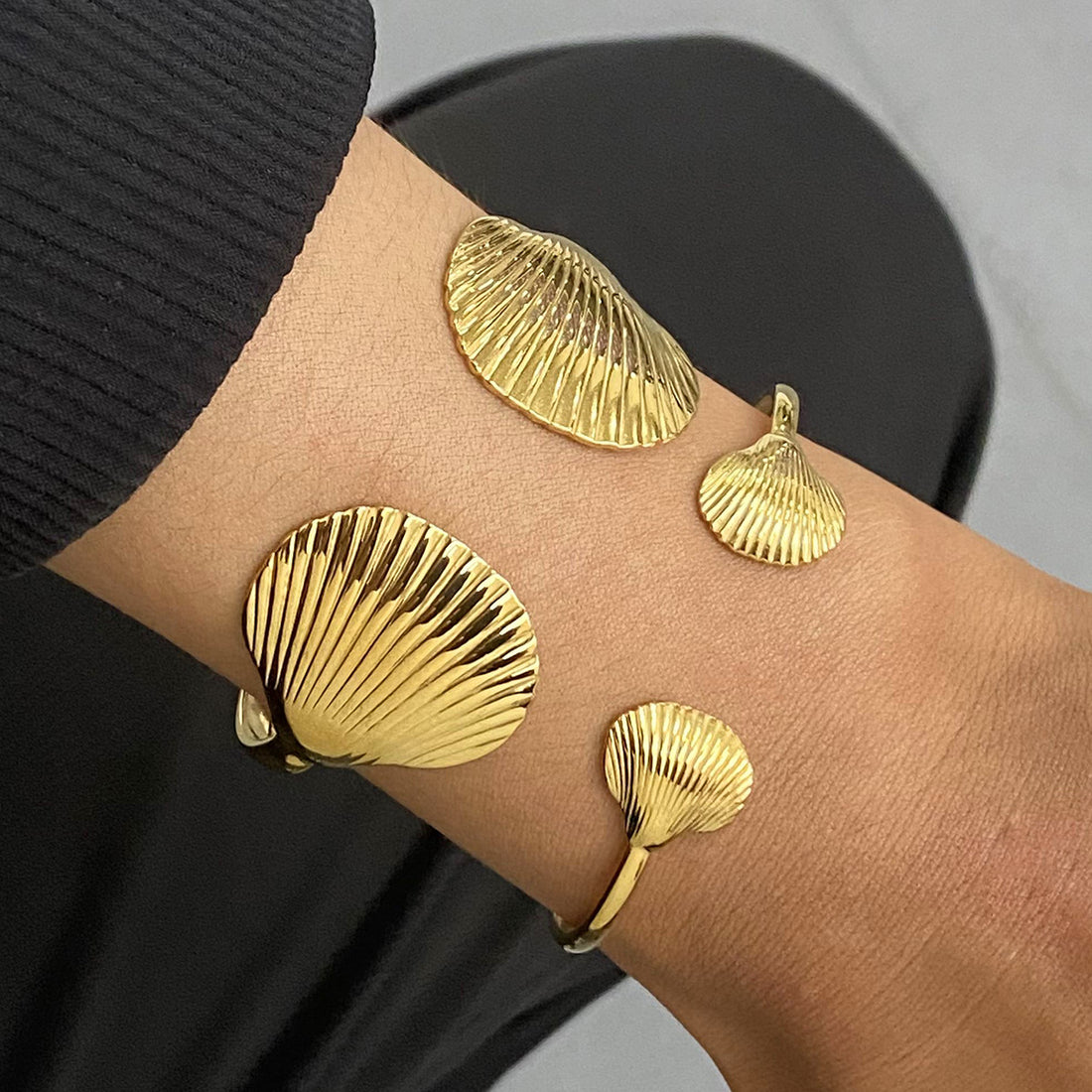 Renley Shell Cuff Bracelet [G3KXHM4N]