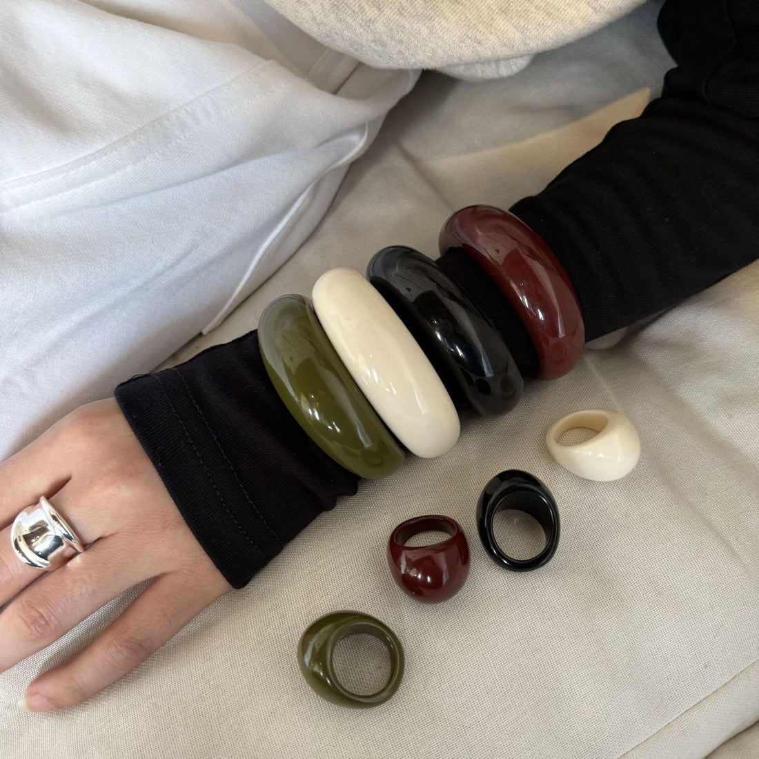 Resin Bangle and Ring Set [Q7C2MLW8]