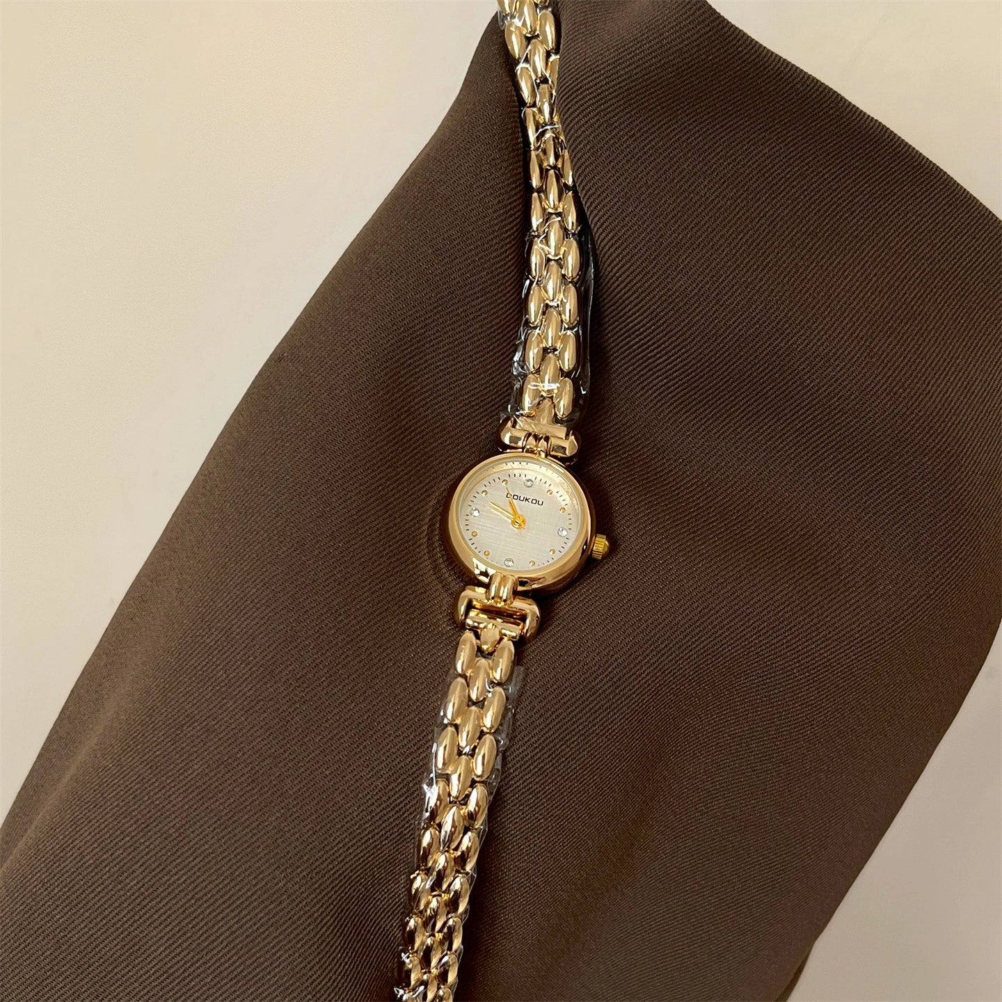 Retro Small Dial Watch [KW04NB79]