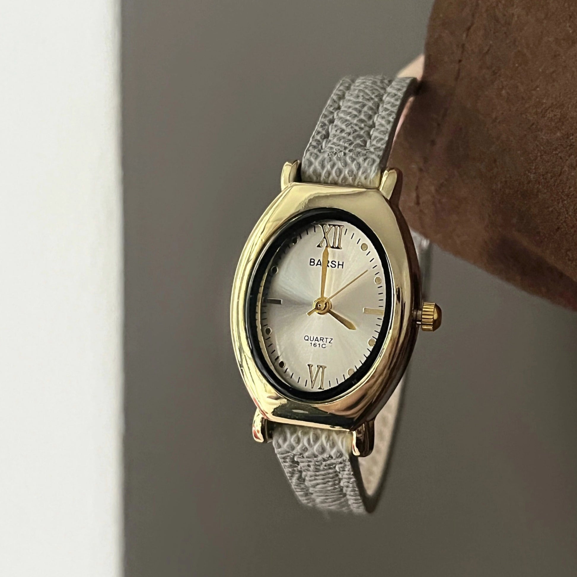 Retro Small Dial Wrist Watch [EI0W8B8A]