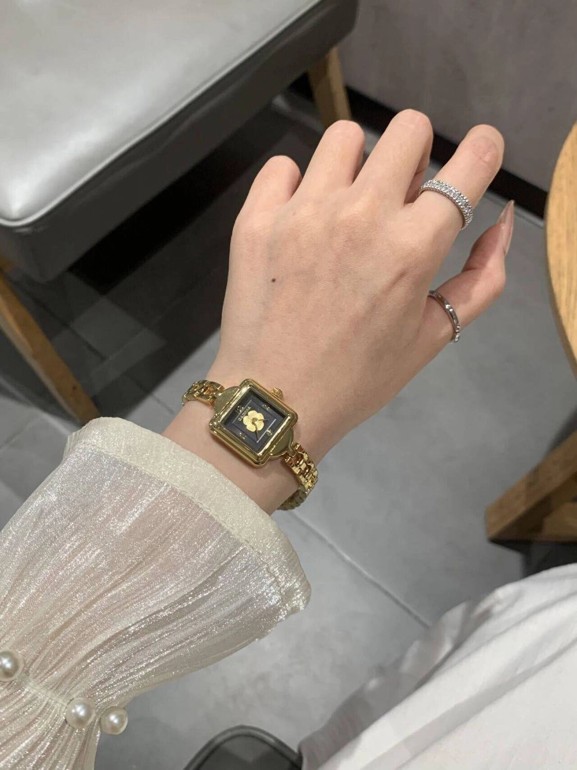 Retro Square Bracelet Watch [Y6CEXVRH]