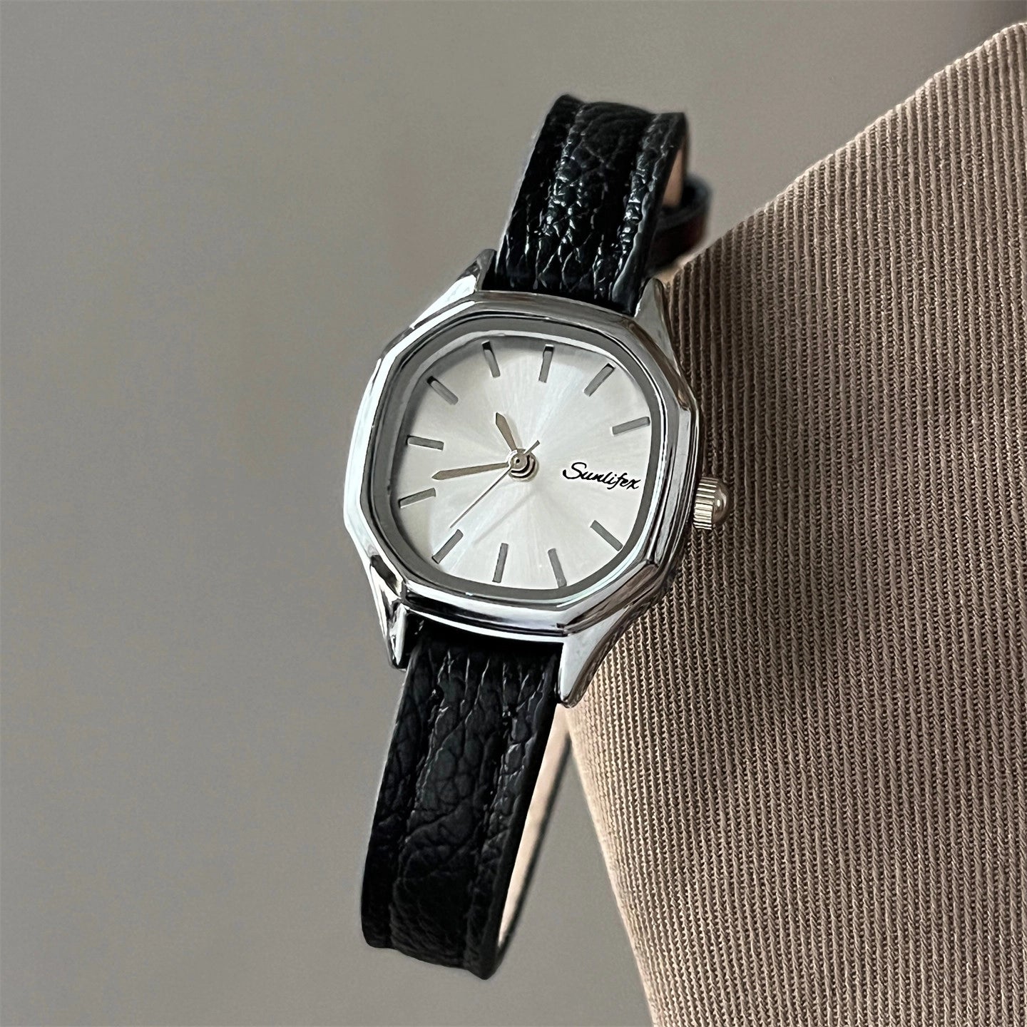 Retro Square Dial Watch [BIO0KEWG]