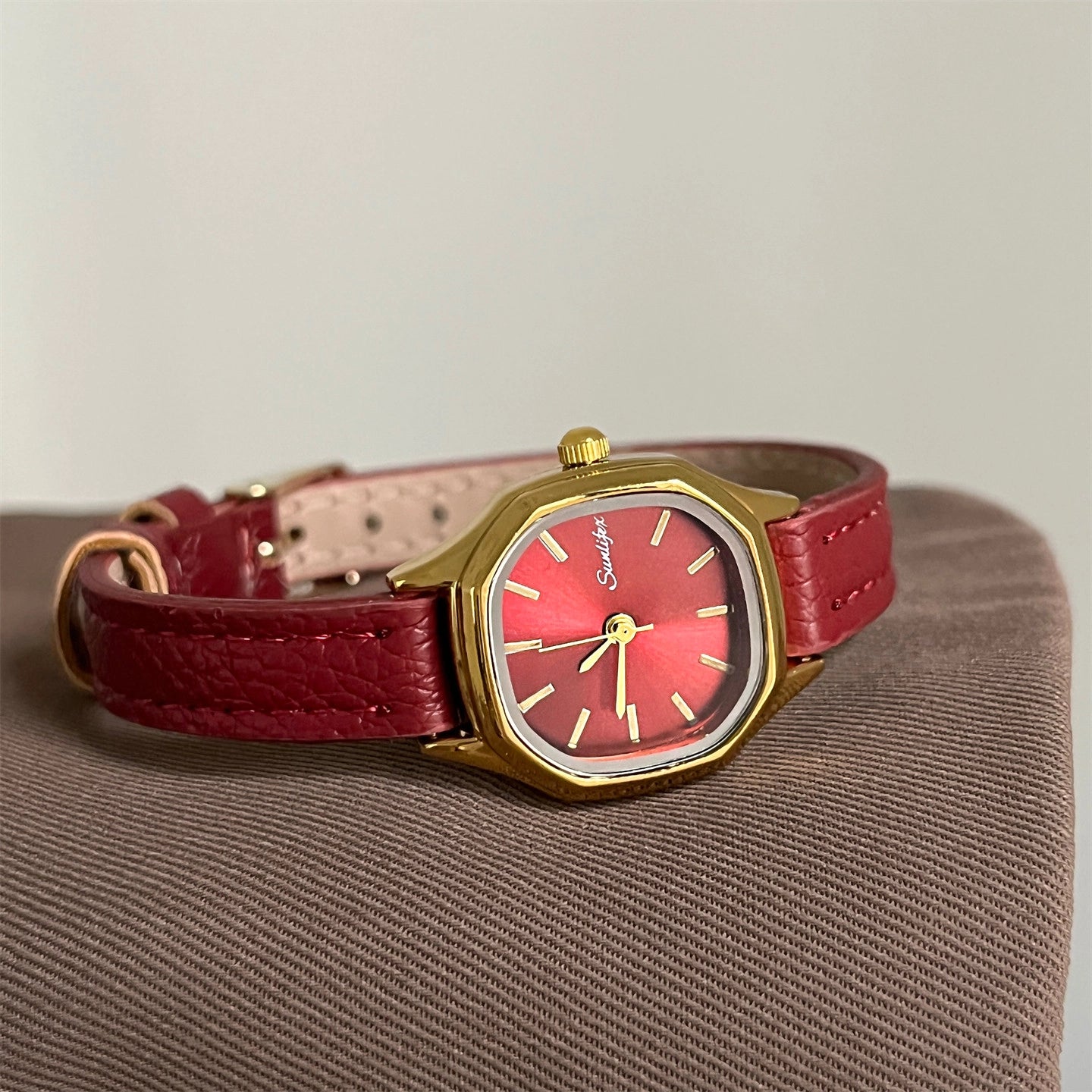 Retro Square Dial Watch [FZNHQMQ1]