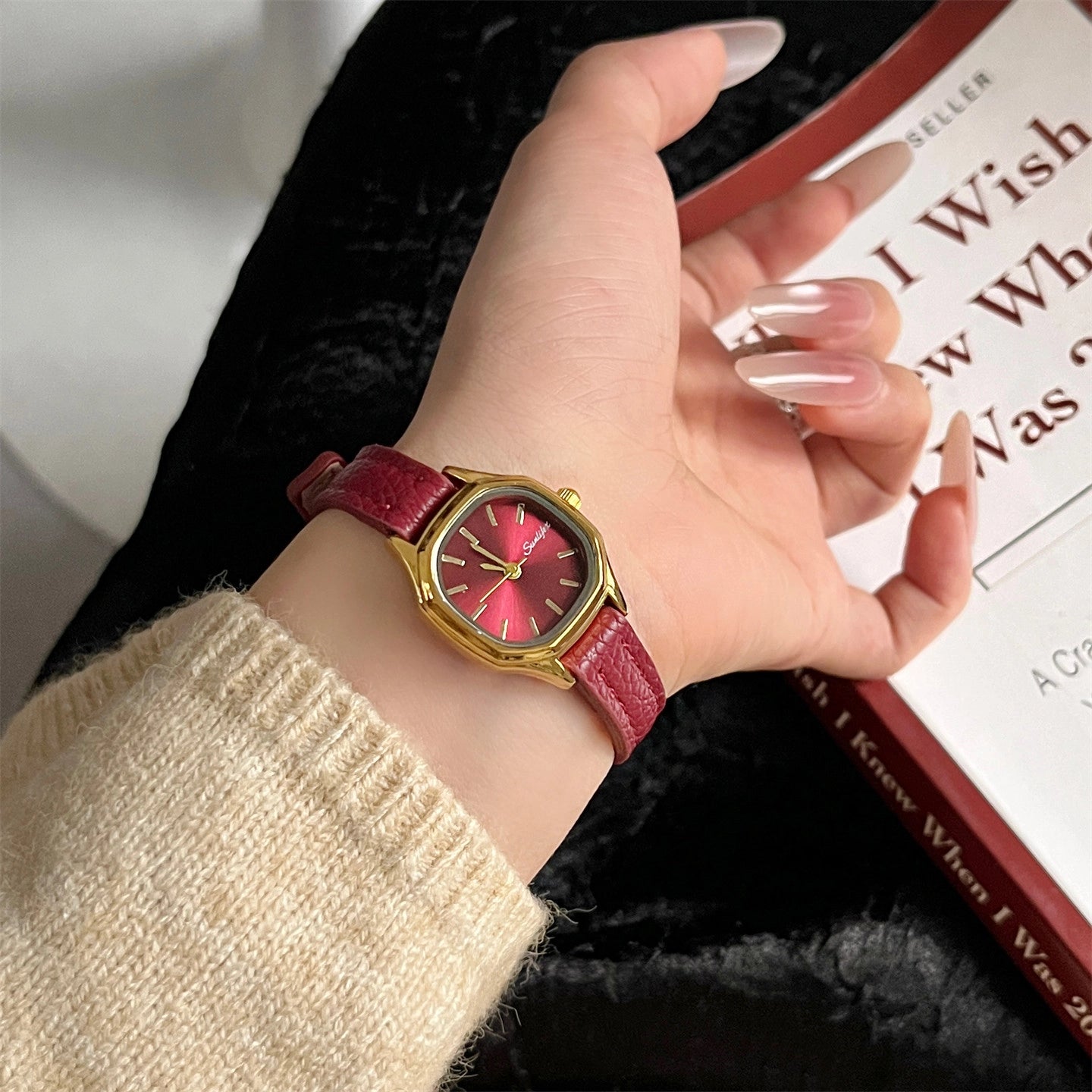 Retro Square Dial Watch [9S3JQBZH]
