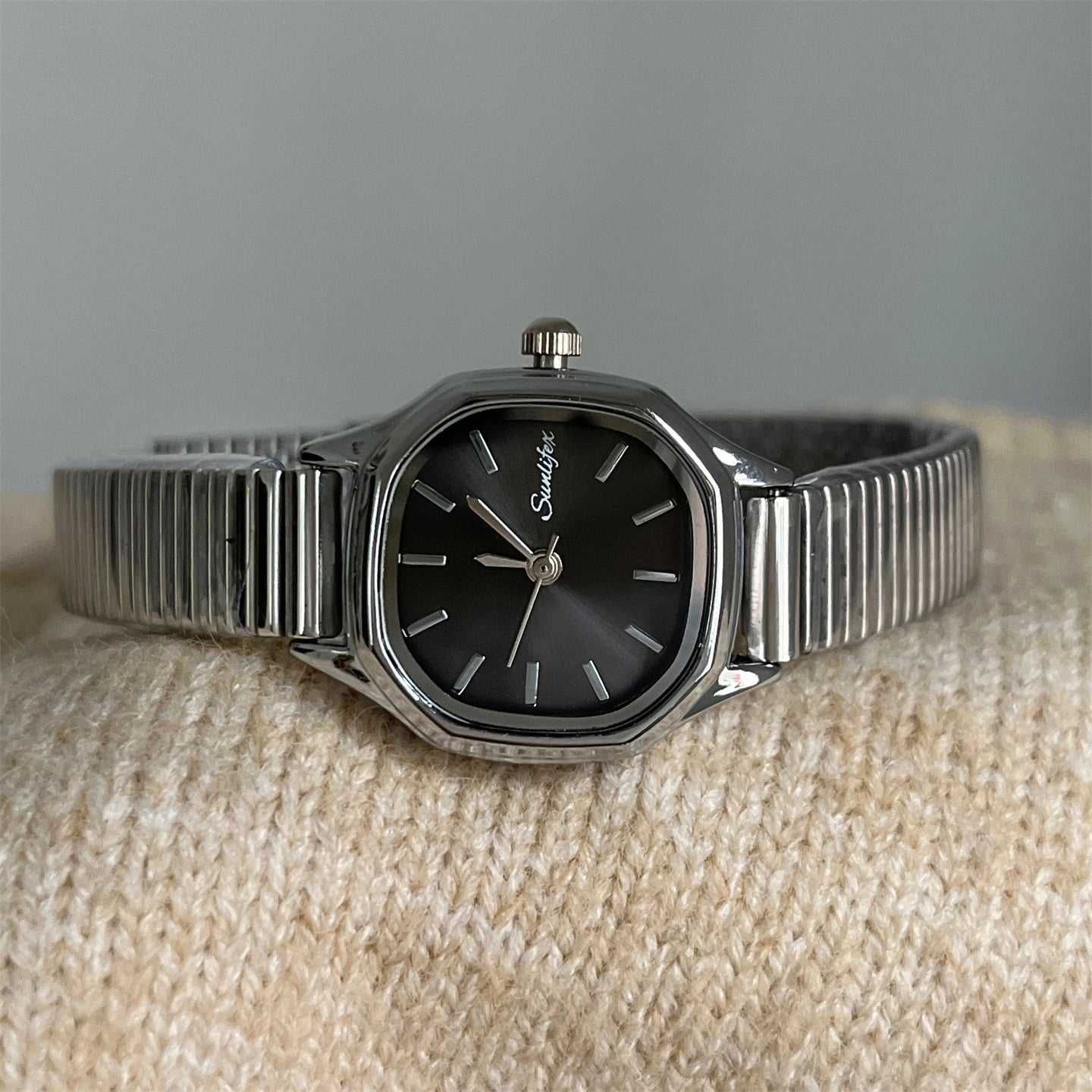 Retro Square Dial Watch [HW9ND7CE]