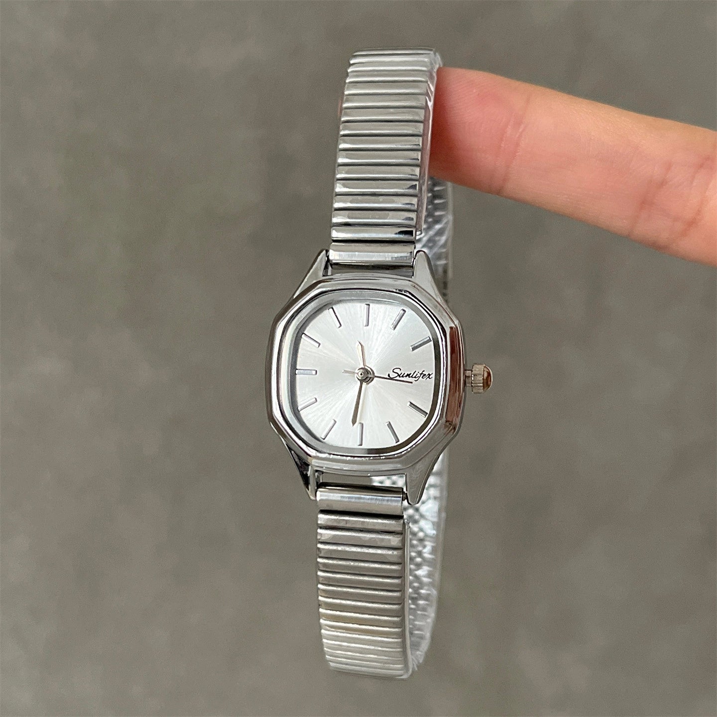 Retro Square Dial Watch [ABH7CZ2X]
