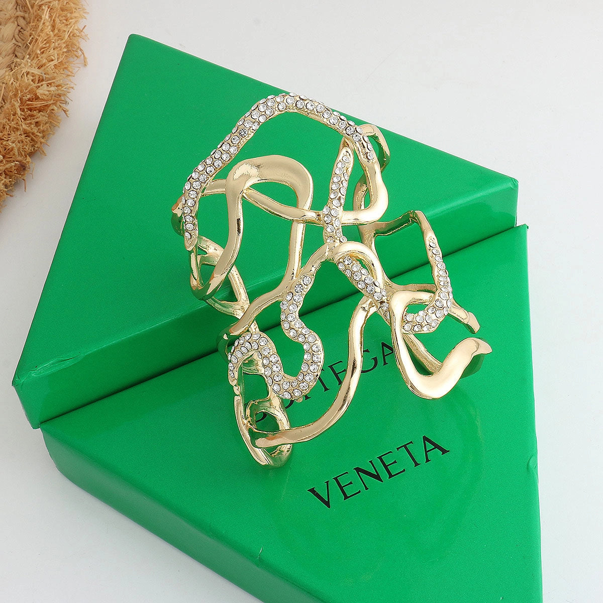 Rhinestone Vine Twisted Bangle Bracelet [NN01OP89]