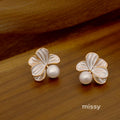 Rhyann Camellia Pearl Earrings [KE9ISFFK]