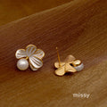 Rhyann Camellia Pearl Earrings [Z4A2U335]