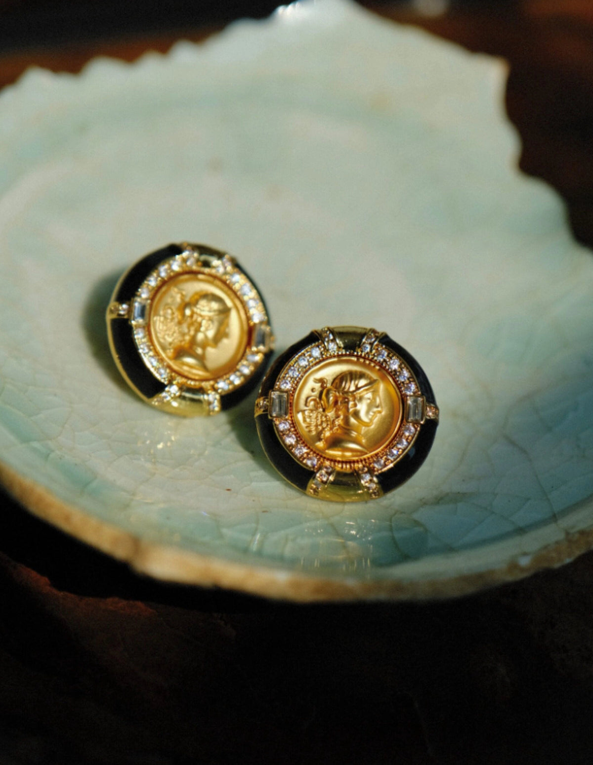 Roman Coin Round Earrings [2Z7UZYOO]