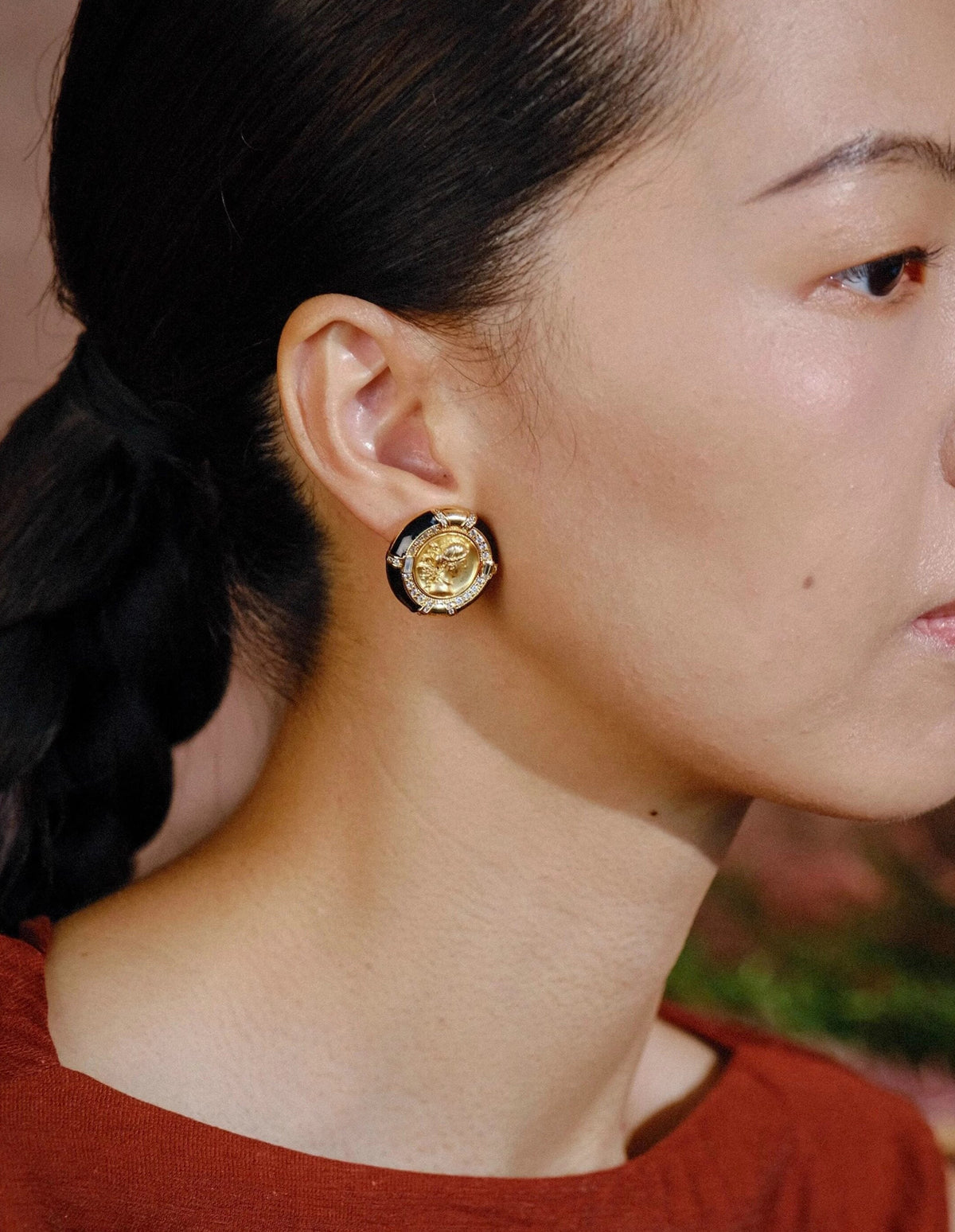 Roman Coin Round Earrings [IVQN342U]