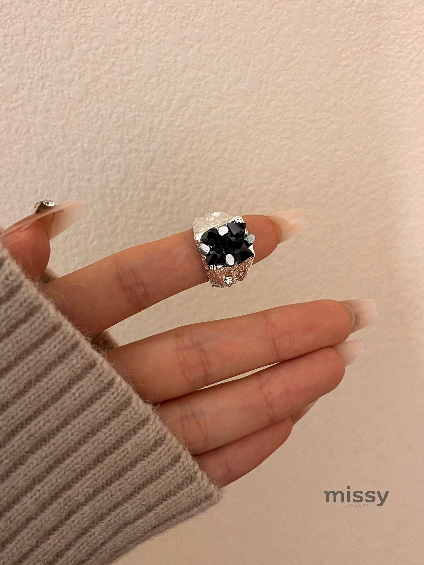 Rosalinda Organic Lava Ring [MX1GTGXY]