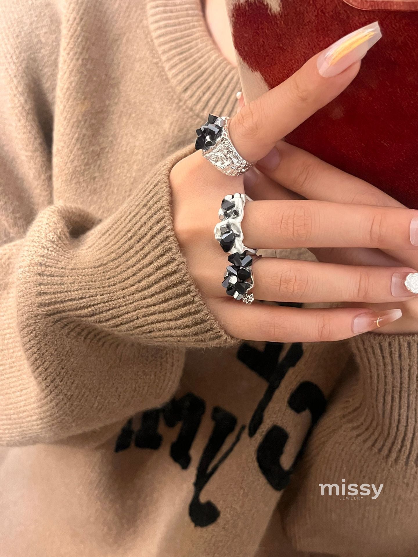 Rosalinda Organic Lava Ring [UO4FW4Y7]