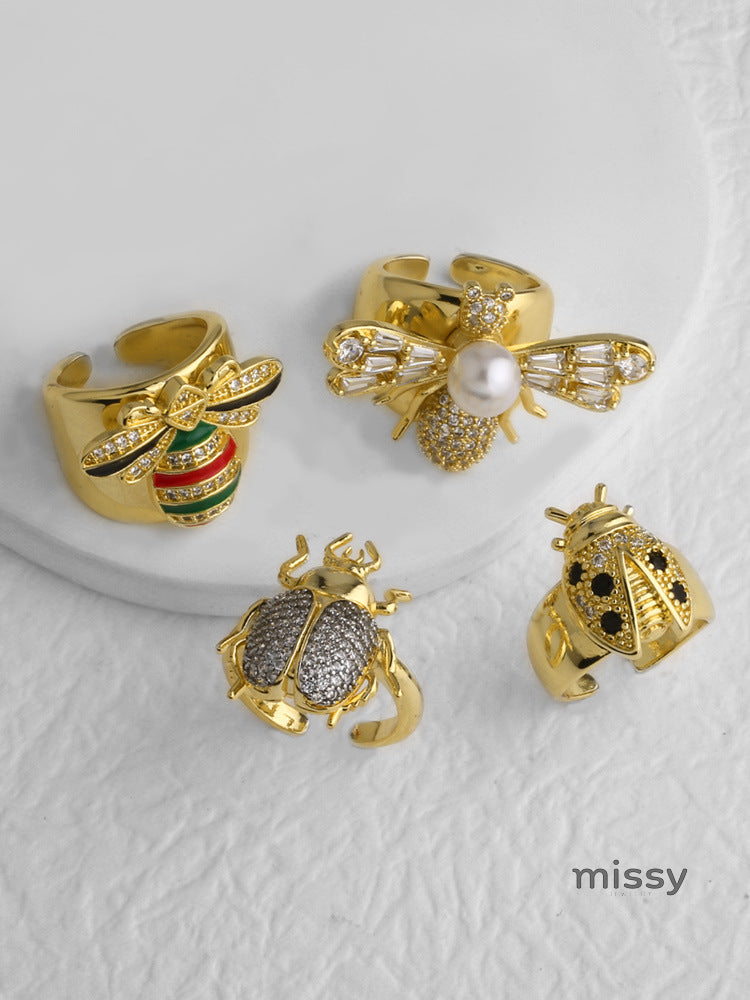 Rosanna Sparkling Bee Ring [XPPQ40LU]