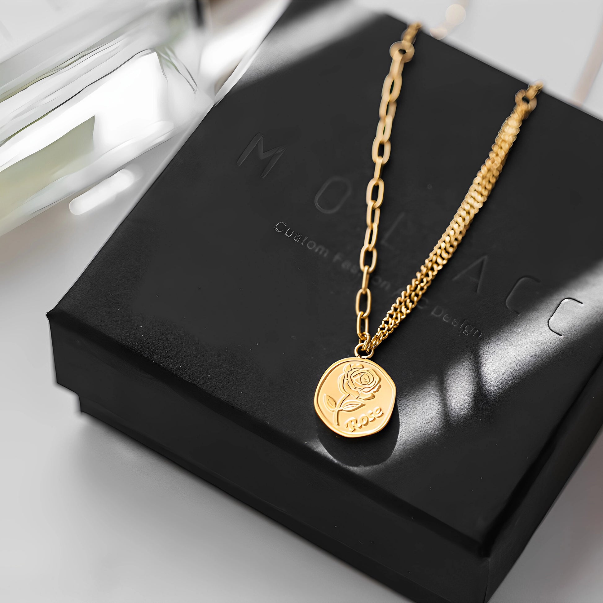 Rose Pendant Chain Necklace [J9BEQLZ6]
