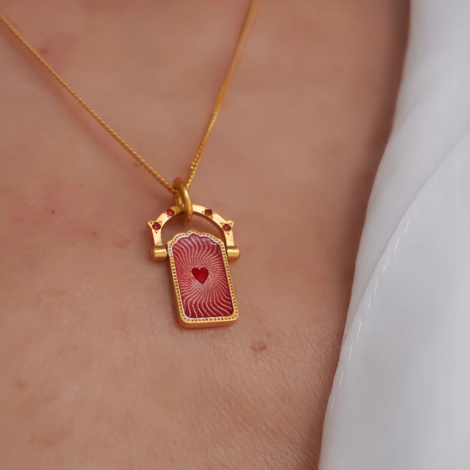 Rotatable Four-Leaf Clover Pendant Necklace [IZLVZW3C]