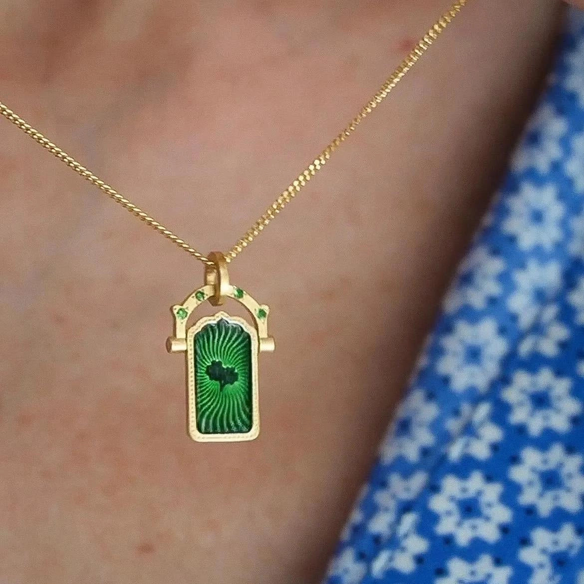 Rotatable Four-Leaf Clover Pendant Necklace [W40O0YE4]