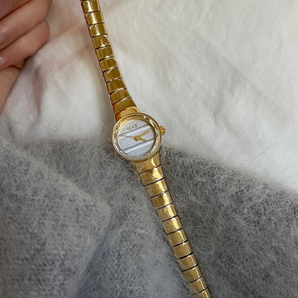 Round Dial Bracelet Watch [DRG058PC]