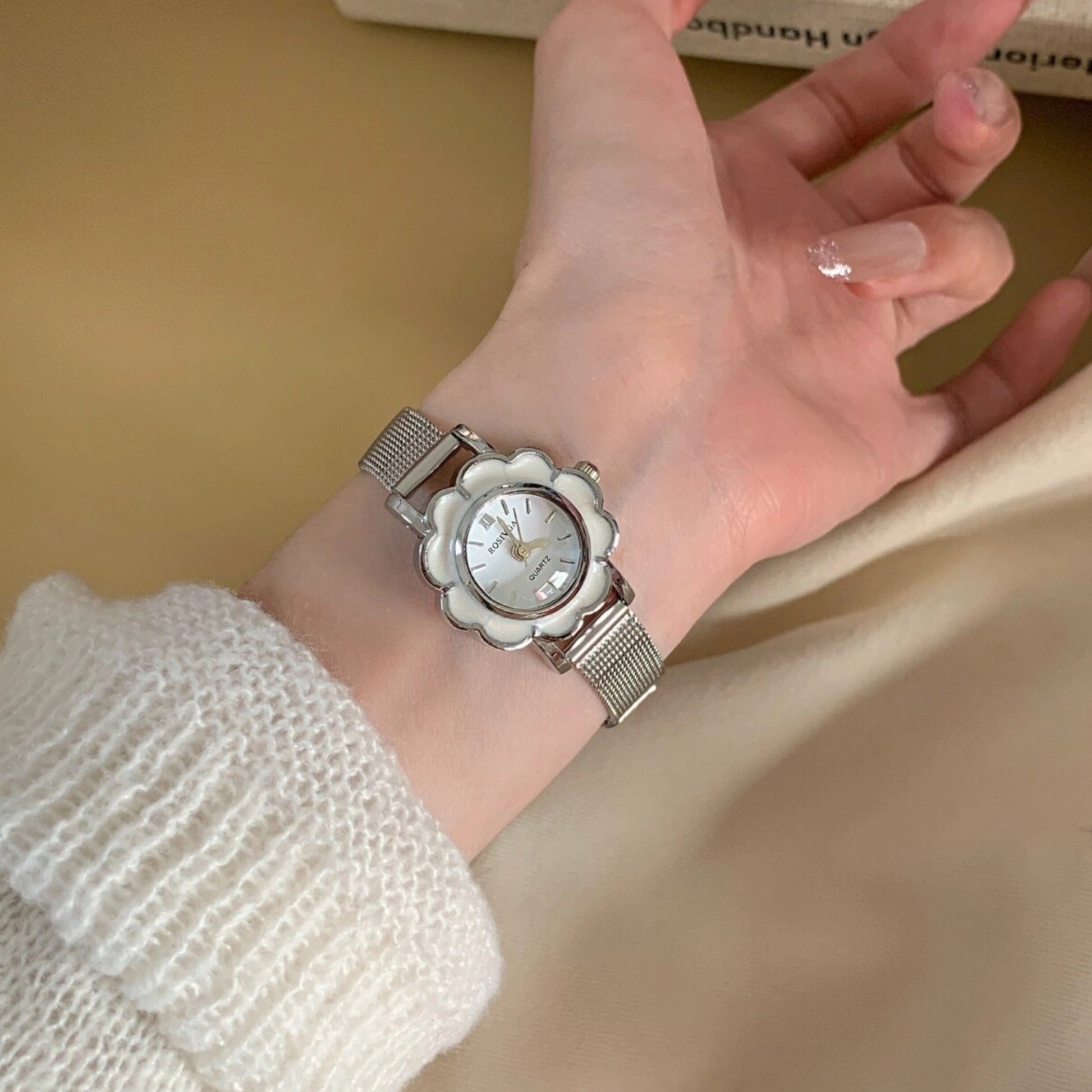 Round Floral Dial Faux Leather Watch [5IIPSK9C]