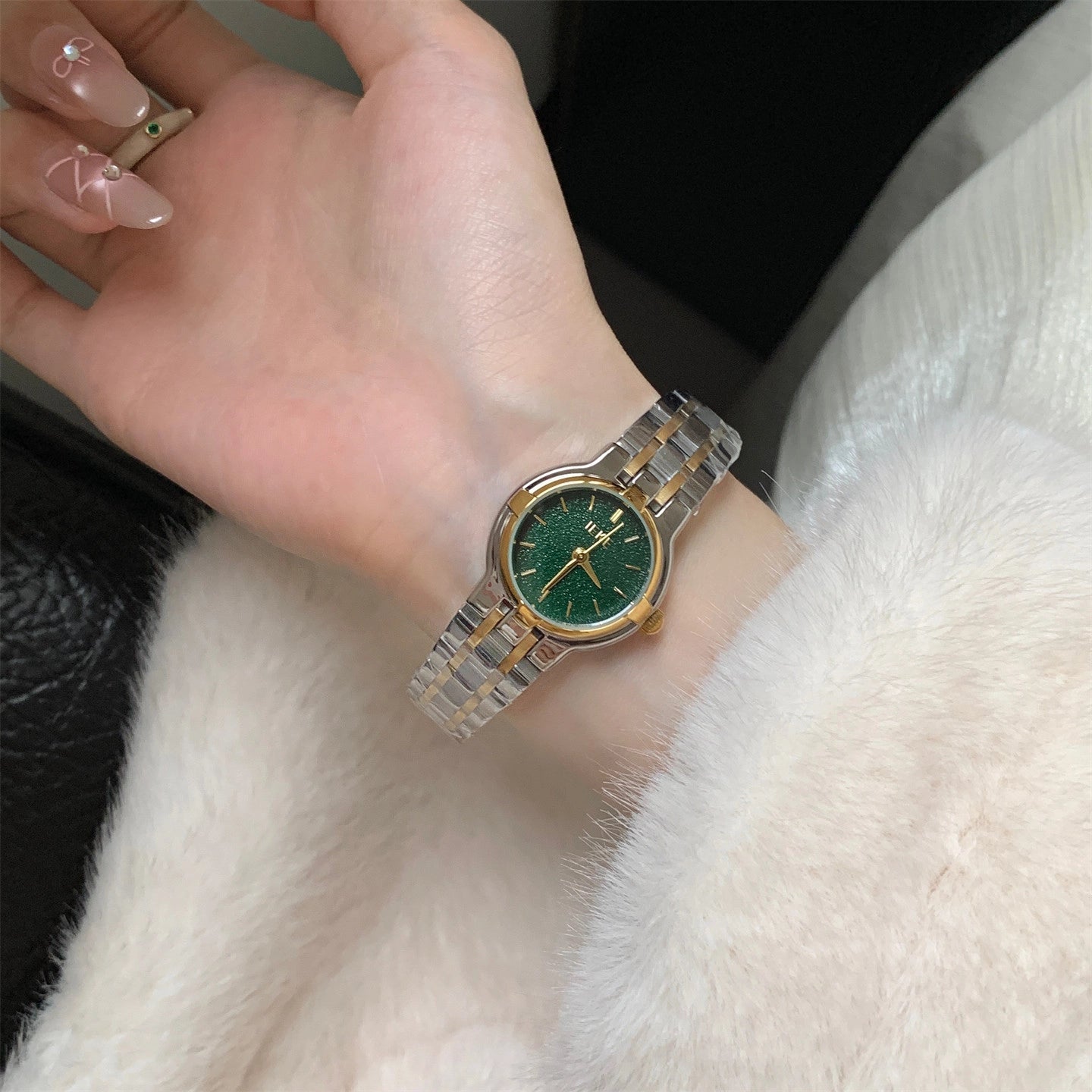 Round Minimalist Bracelet Watch [PP3EUNPT]