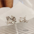 Ryla Sculptural Floral Studs [VAYLBCBQ]