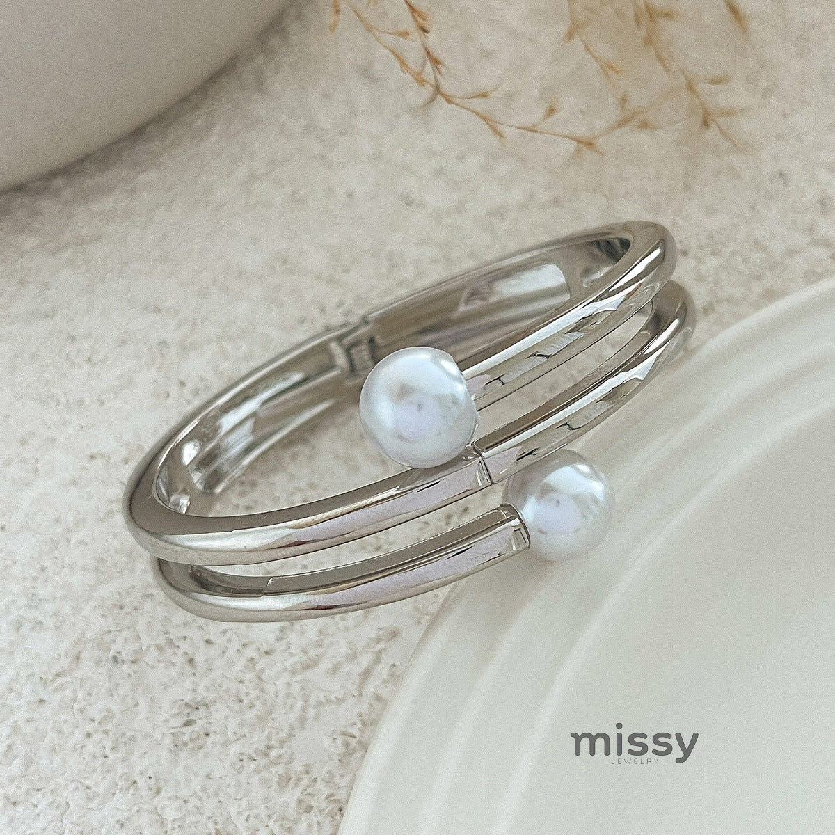 Samantha Pearl Diamond Statement Bracelet [2TQNT7BL]