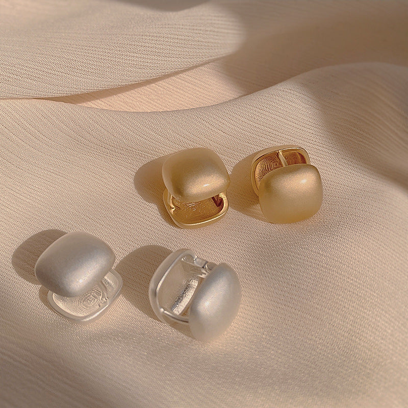 Sanai Matte Square Hoops [J8O8TMC9]