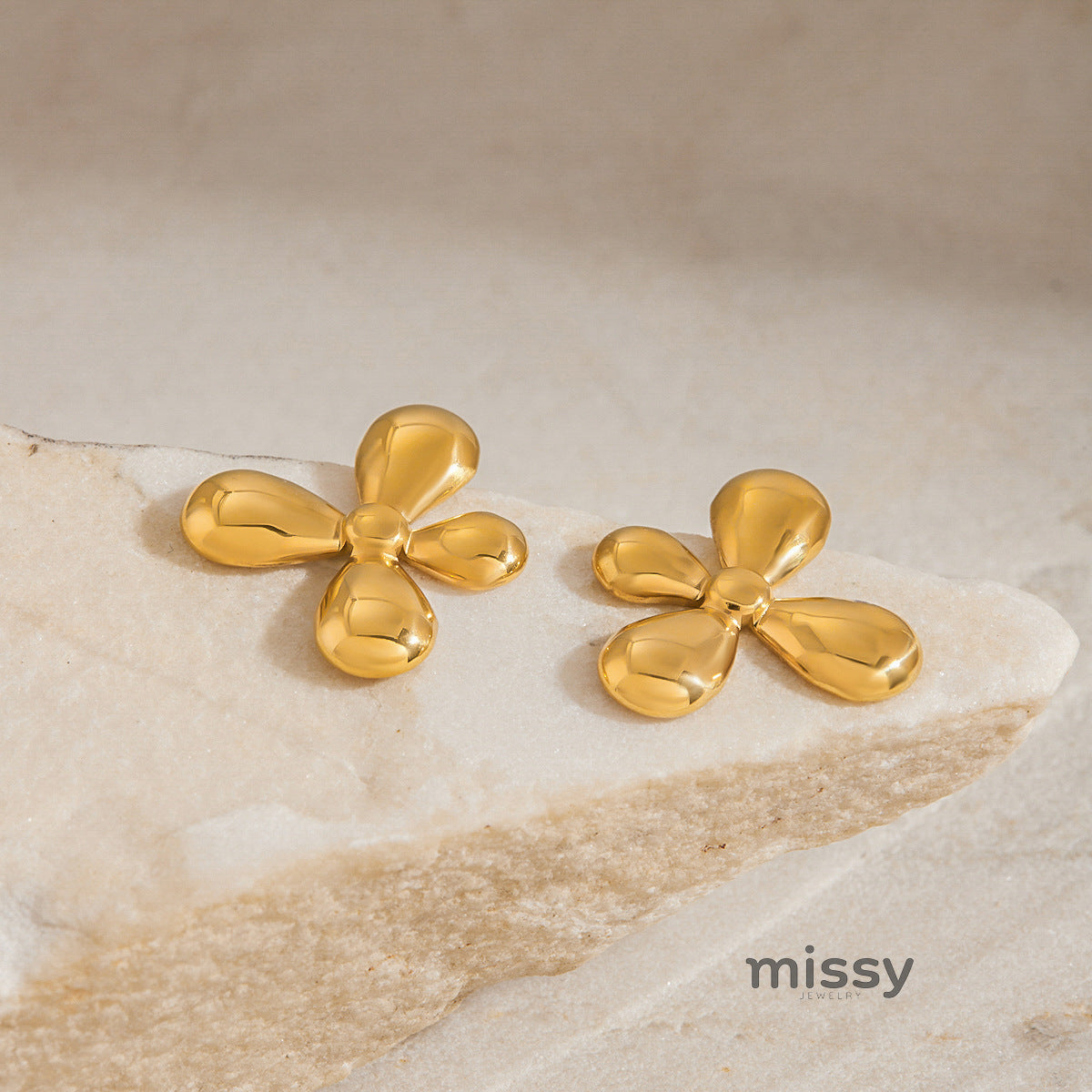 Saraya Geometric Petal Earrings [E65JL7PE]