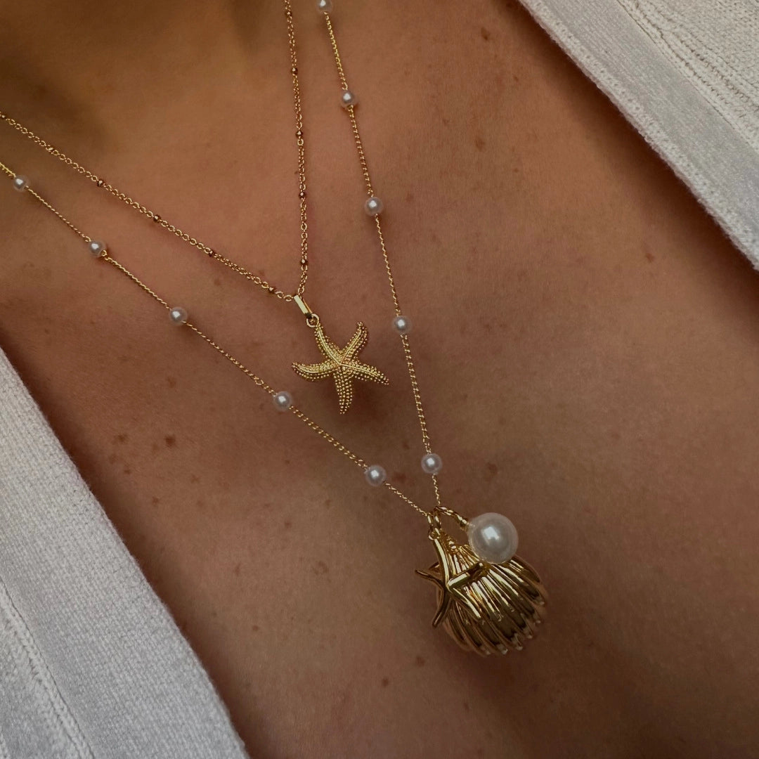 Seaside Shell and Pearl Pendant Necklace [E77OLHJM]