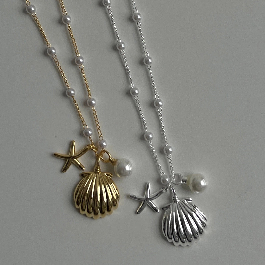 Seaside Shell and Pearl Pendant Necklace [KVE44PW4]