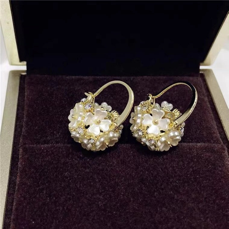 Shell Flower Basket Earrings [TVPWNHW1]