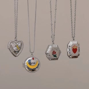 Shell Locket Pendant Necklace [DQCW2BV0]