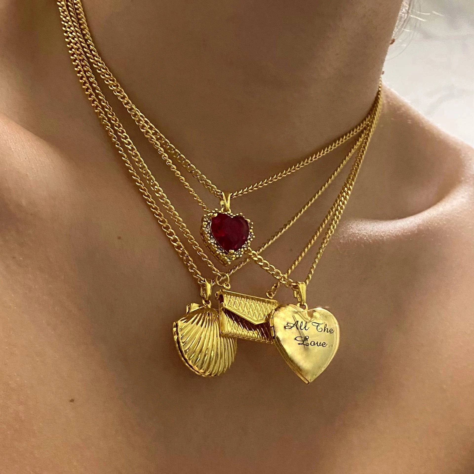 Shell Locket Pendant Necklace [7SAMIJ8S]