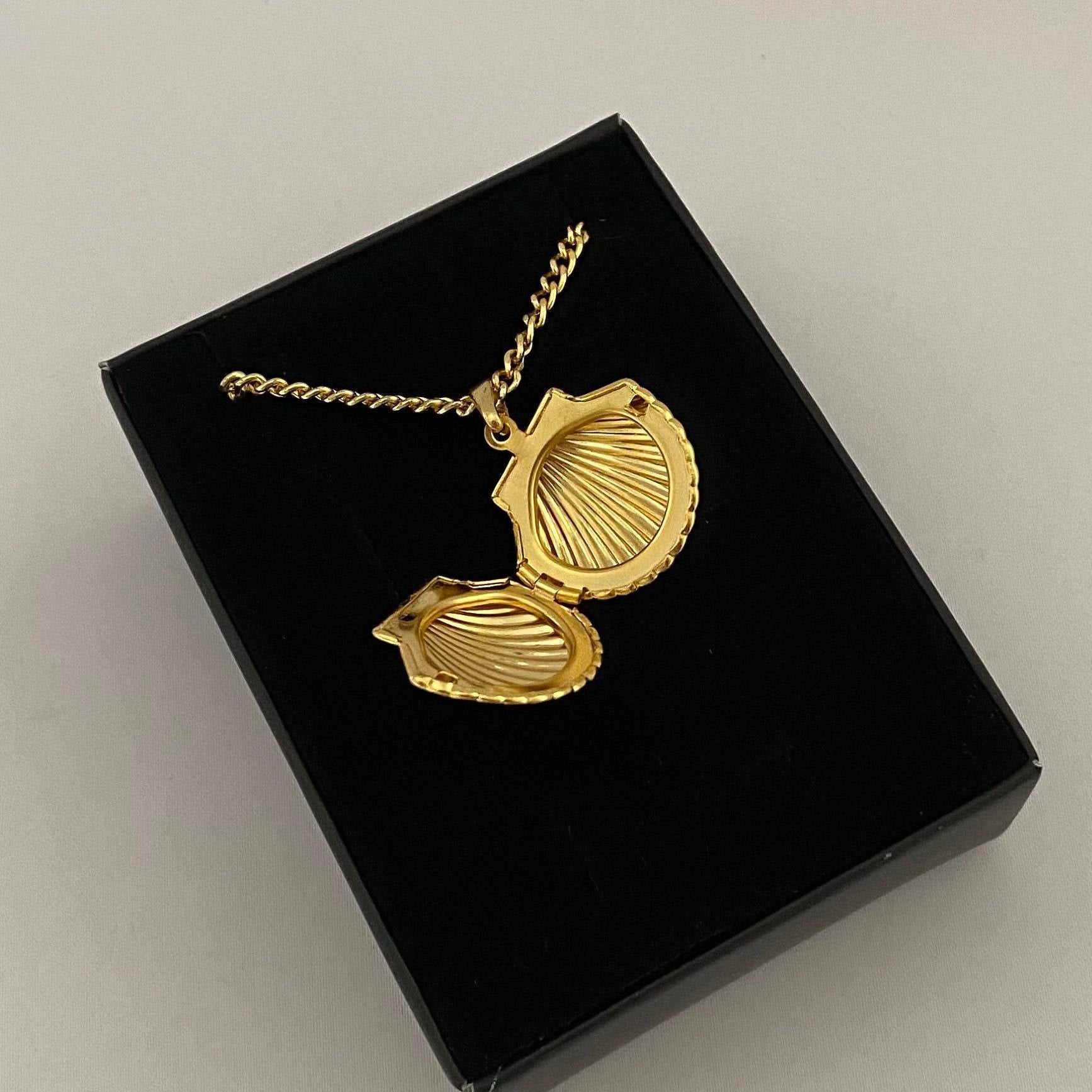 Shell Locket Pendant Necklace [CI5Z1KN1]